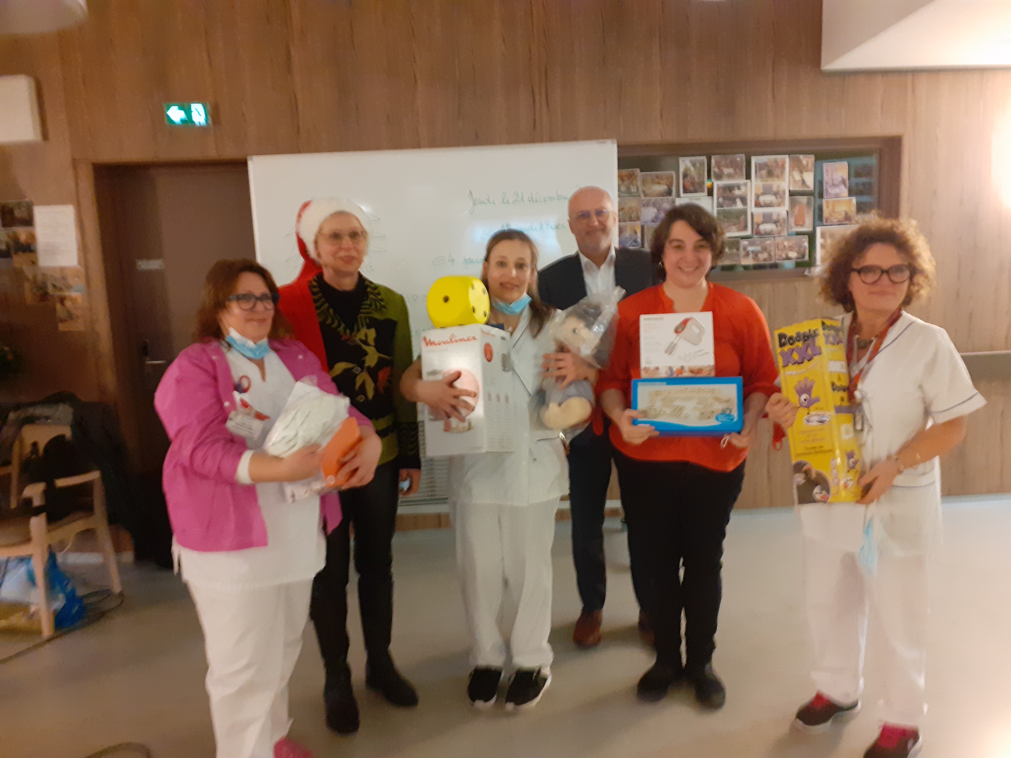 Distribution de cadeaux aux résidents du Diaconat-Colmar