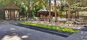 Parcours de marche extérieur avec jardin thérapeutique